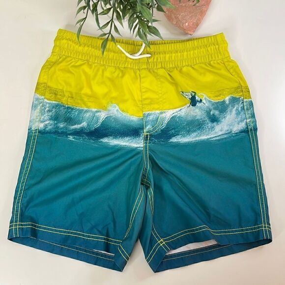 Old Navy swim Trunks.  Size boys large (10-12). - Picture 1 of 4
